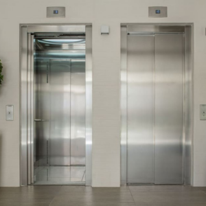 Como limpiar de manera eficaz los ascensores de una comunidad